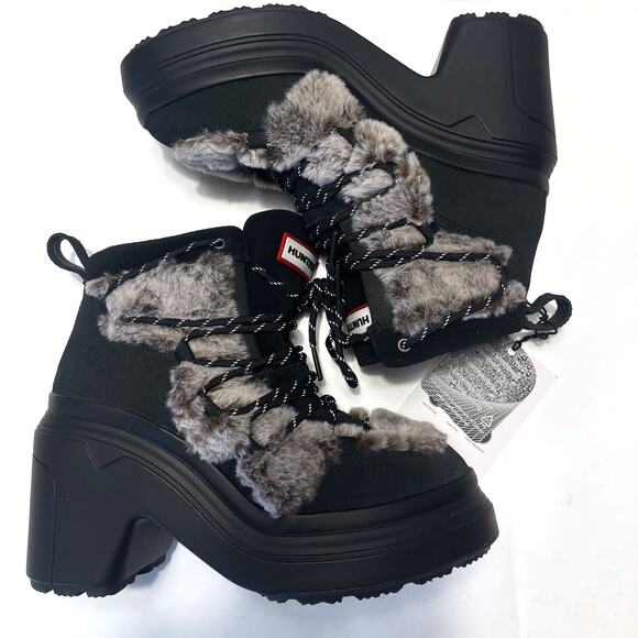 HUNTER NWT Waterproof Faux Fur Trimmed Lace Up Bootie in Black Size 6 - Picture 8 of 11